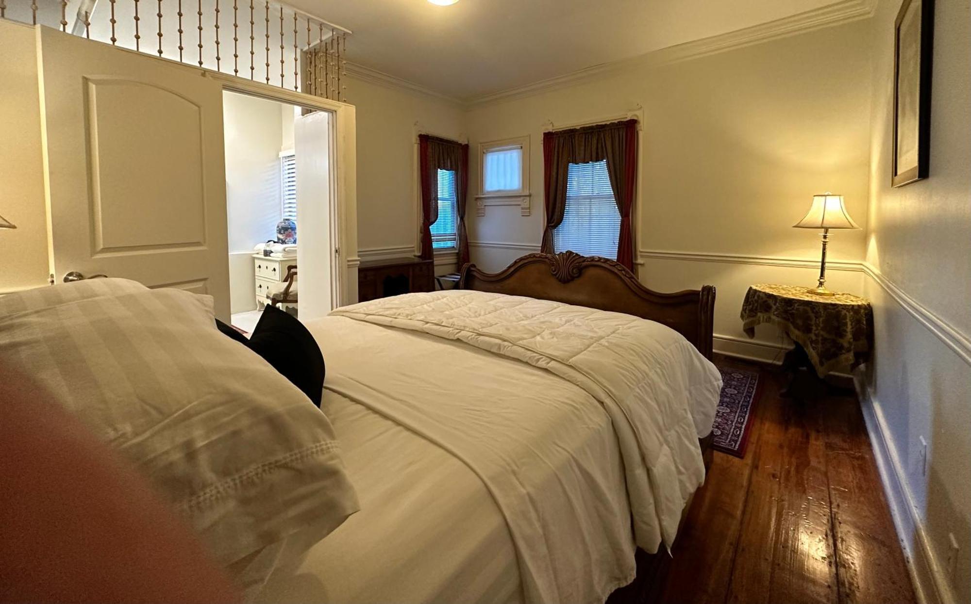 サバンナ Amethyst Garden Bed & Breakfast エクステリア 写真