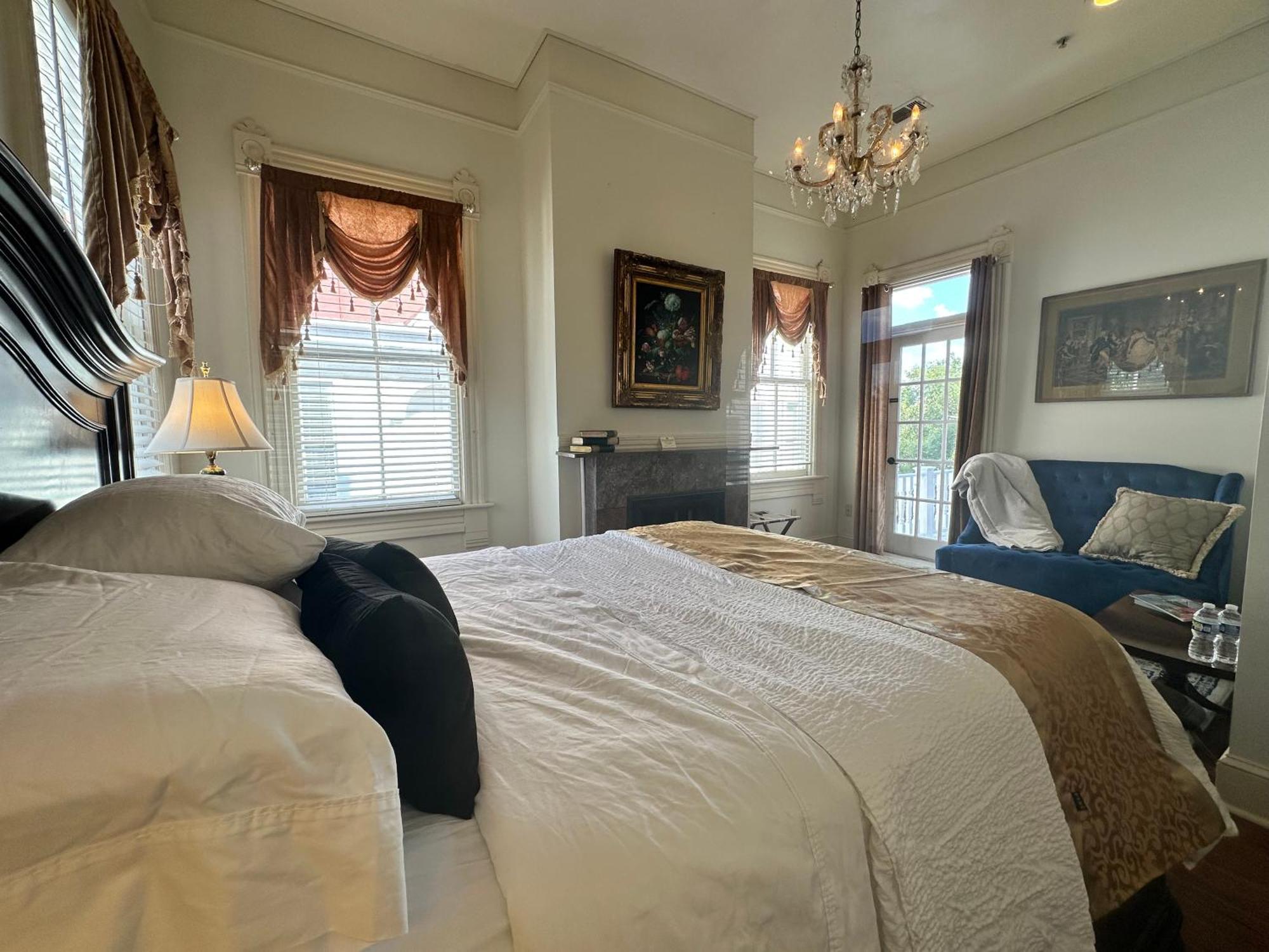 サバンナ Amethyst Garden Bed & Breakfast エクステリア 写真