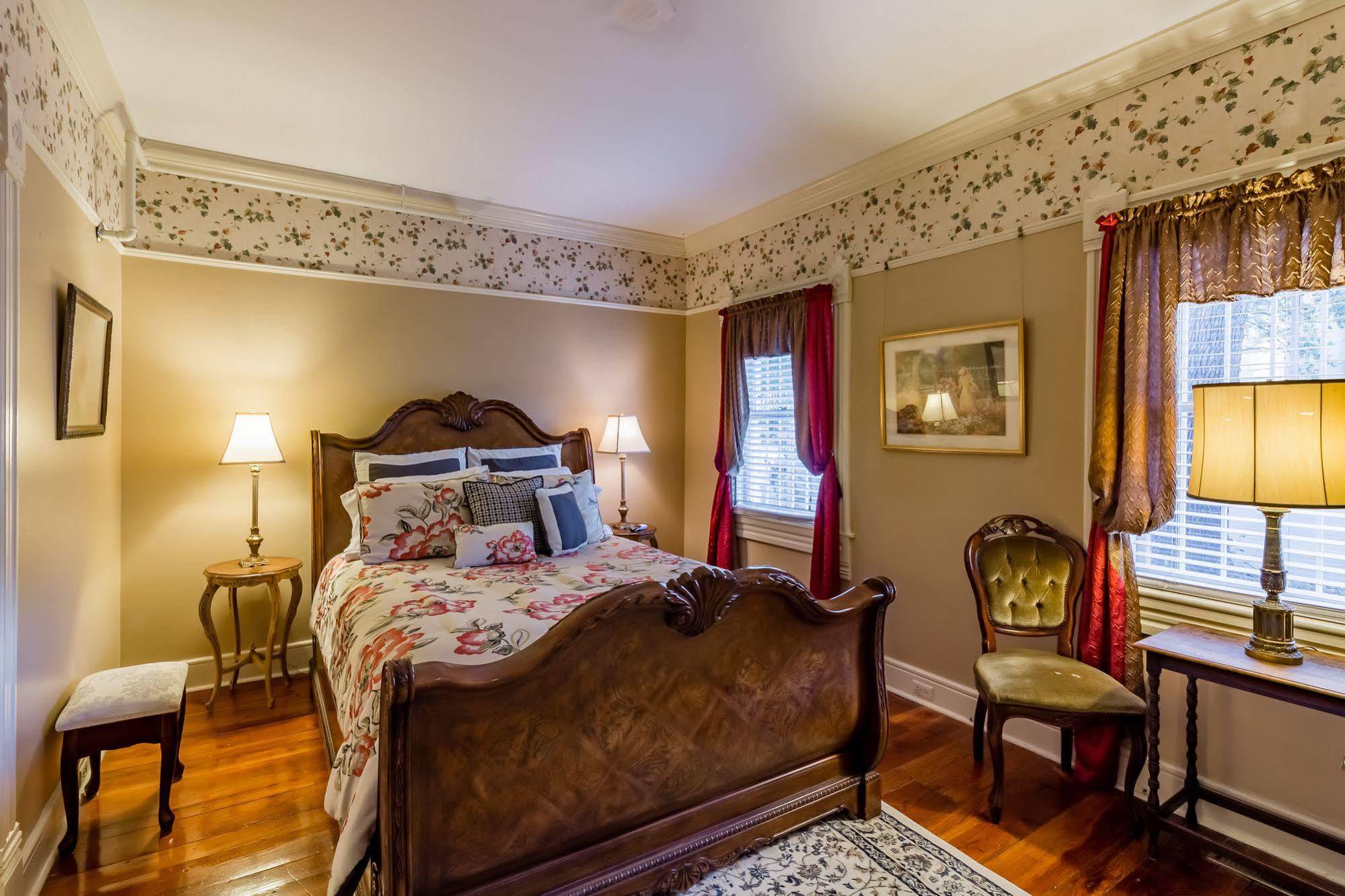 サバンナ Amethyst Garden Bed & Breakfast エクステリア 写真